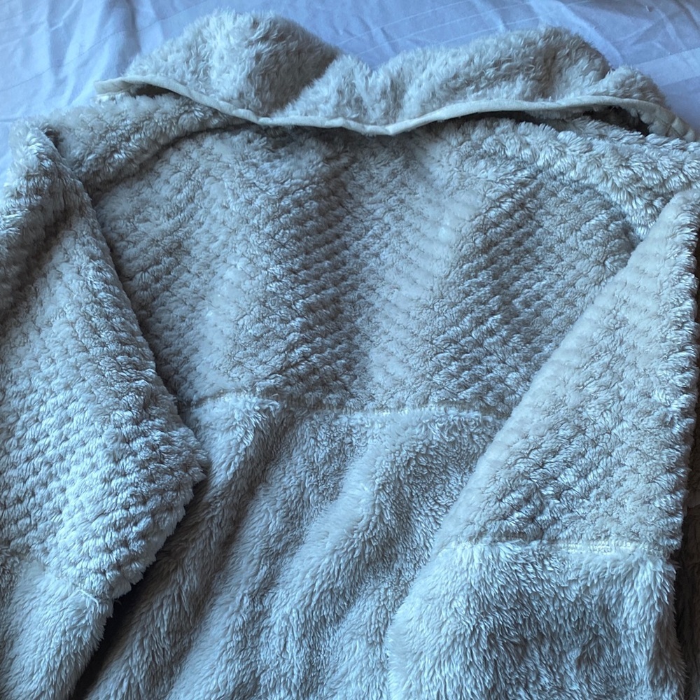 Women’s New Balance Off-White Fleece Jacket size small - Picture 9 of 9